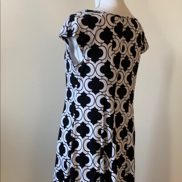 Dress - Picture 3 of 6